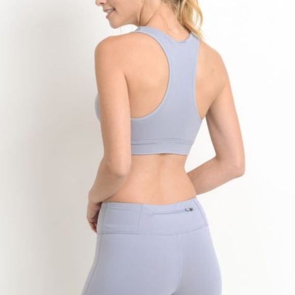 stylish seamless twist front top IN BLACK (AT1957) - Picture 4 of 4